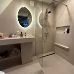 Robinstays - The Artisan Retreats, Nocleg ze śniadaniem 3*