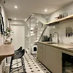 Robinstays - The Artisan Retreats,