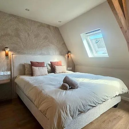 Robinstays - The Artisan Retreats,