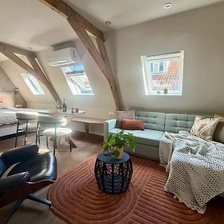 Robinstays - The Artisan Retreats, Bed & Breakfast