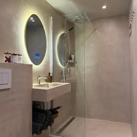 Robinstays - The Artisan Retreats, Bed & Breakfast