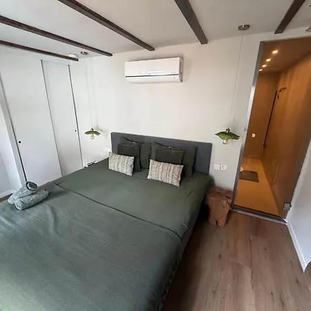 Bed & Breakfast Robinstays - The Artisan Retreats,