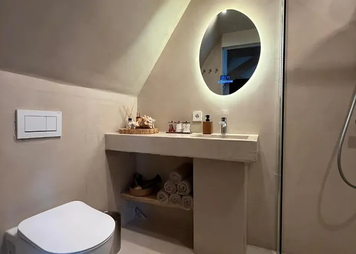 Bed & Breakfast Robinstays - The Artisan Retreats,