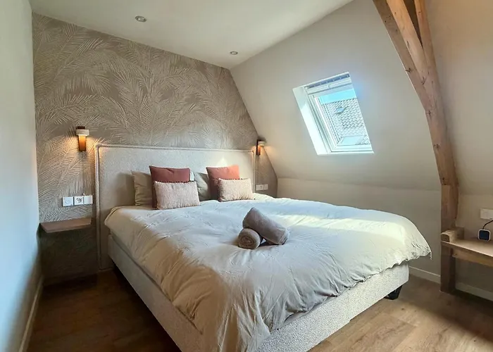 Robinstays - The Artisan Retreats,