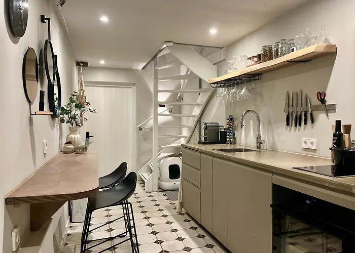 Robinstays - The Artisan Retreats,